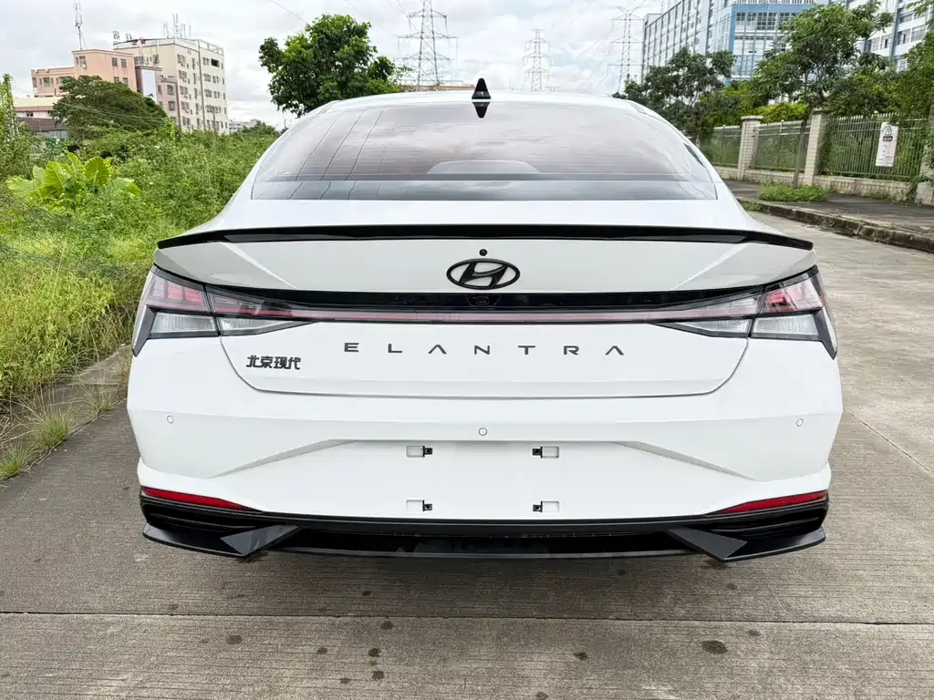 Hyundai Elantra 2023