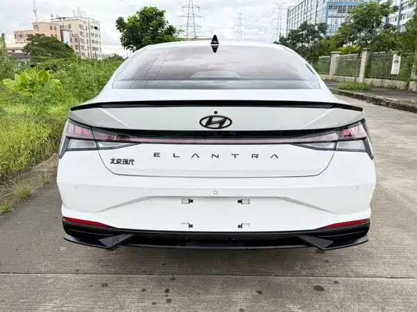 Hyundai Elantra 2023