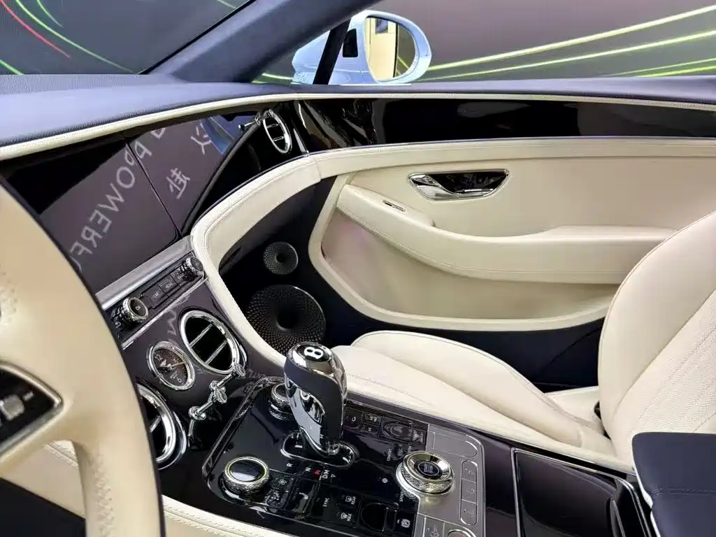 Bentley Continental PHEV — фото 5