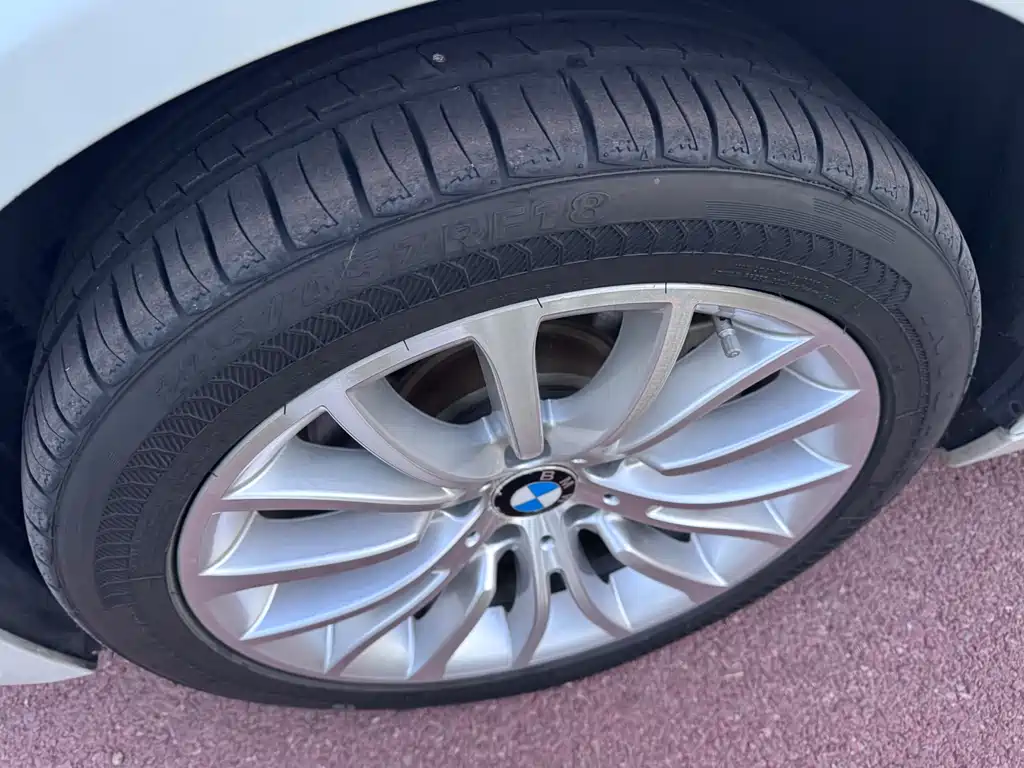 BMW 5 Series 2016 — фото 15
