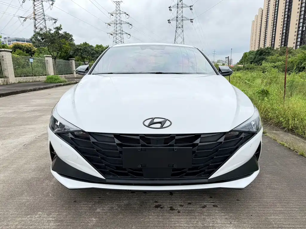 Hyundai Elantra 2023