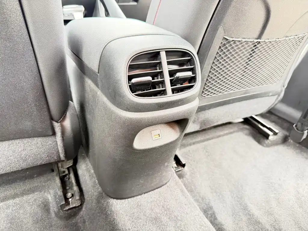 Hyundai Elantra 2023 — фото 12