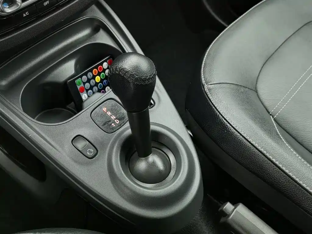 smart Fortwo 2018 — фото 13