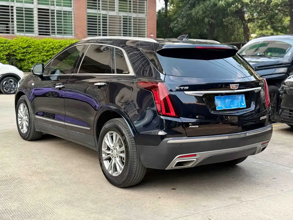 Cadillac XT5 2021 — фото 3