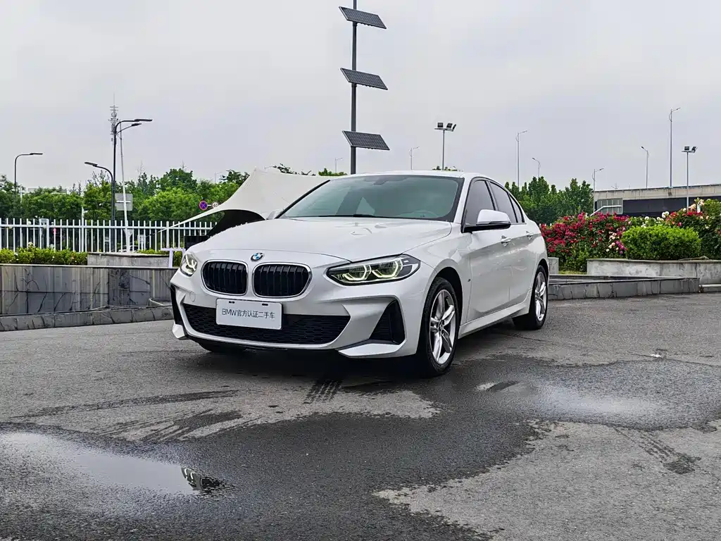 BMW 1 Series 2020 — фото 1