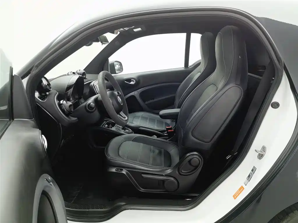 smart Fortwo 2018 — фото 10