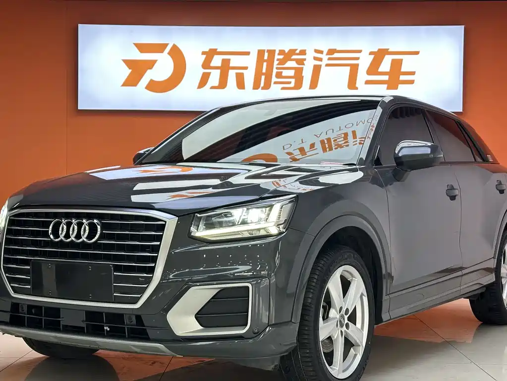 Audi Q2L 2020 — фото 1