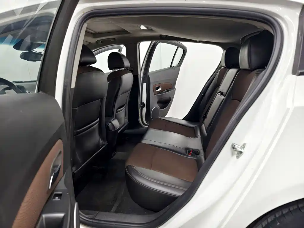 Chevrolet Cruze 2014 — фото 13