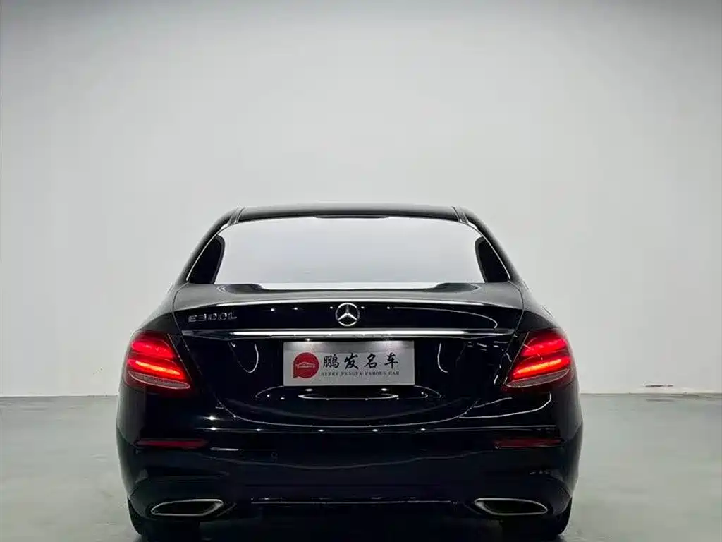 Mercedes-Benz E-Class 2017 — фото 19
