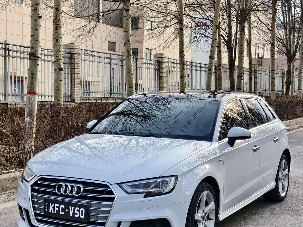 Audi A3 2020 — фото 1