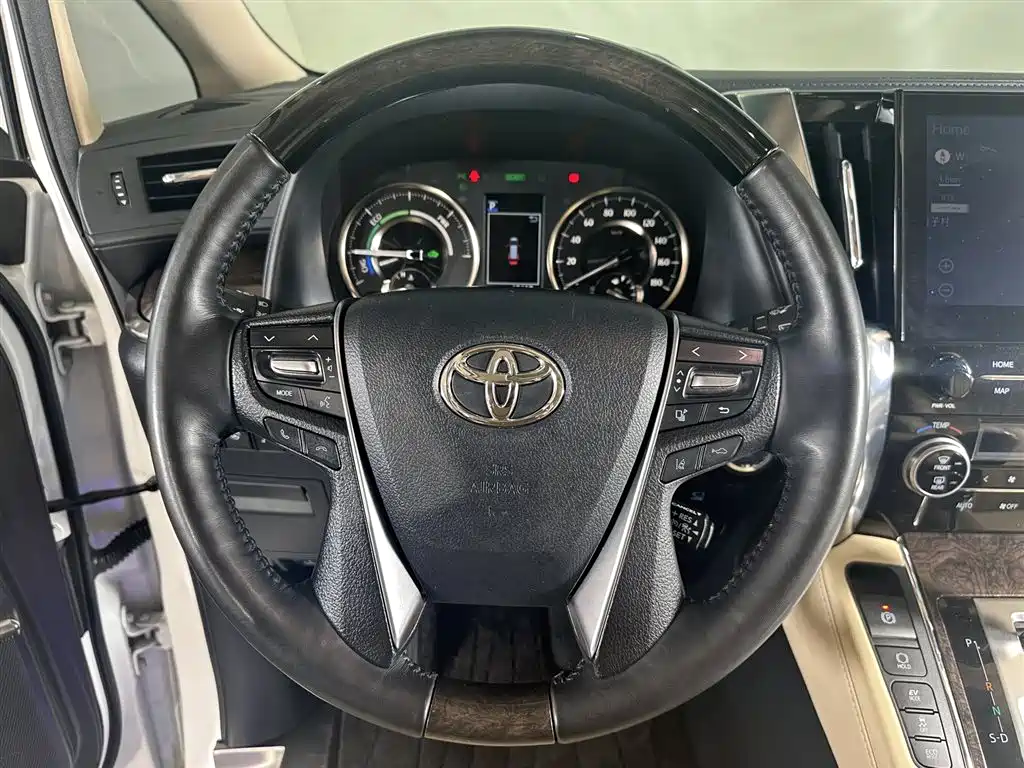 Toyota Vellfire 2023 — фото 8