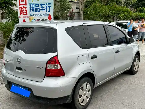 Nissan Livina 2009