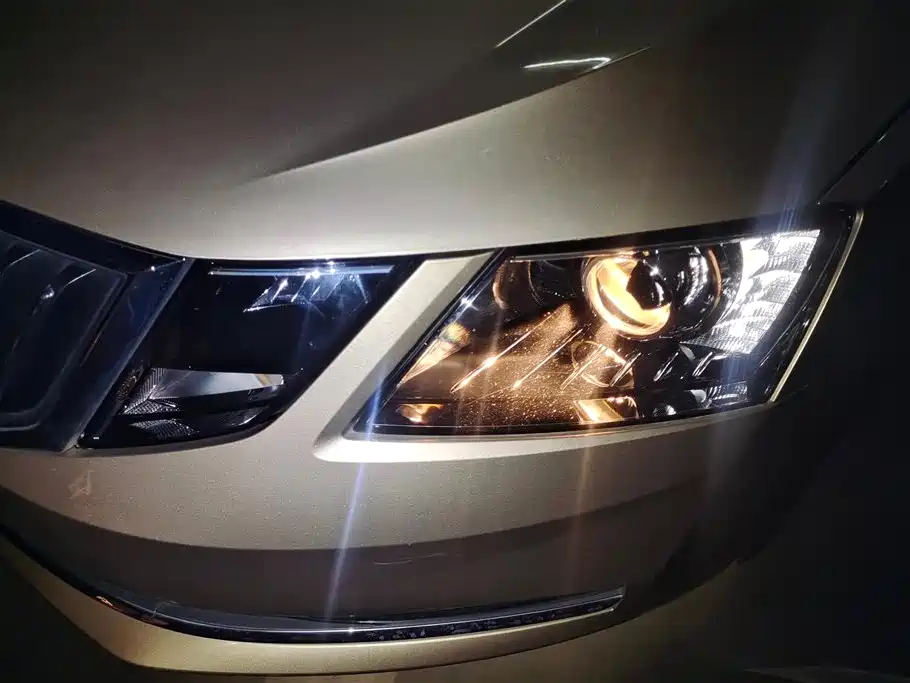 Skoda Octavia 2018 — фото 5