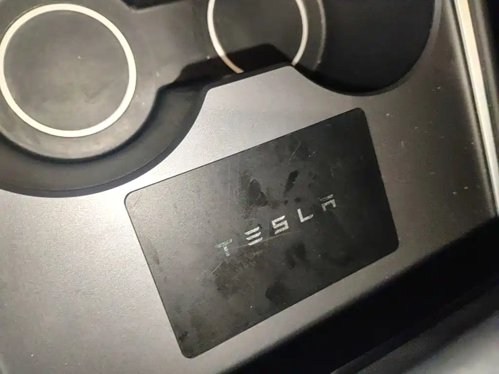 Tesla Model Y 2023 — фото 9