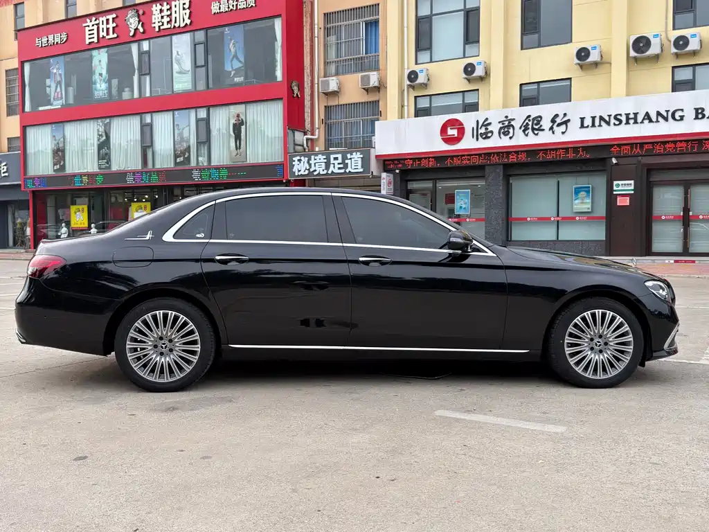 Mercedes-Benz E-Class 2022