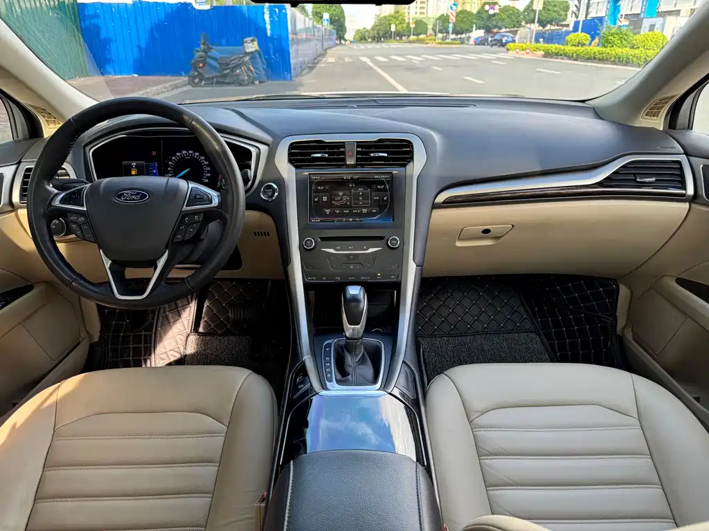 Ford Mondeo 2013 — фото 10