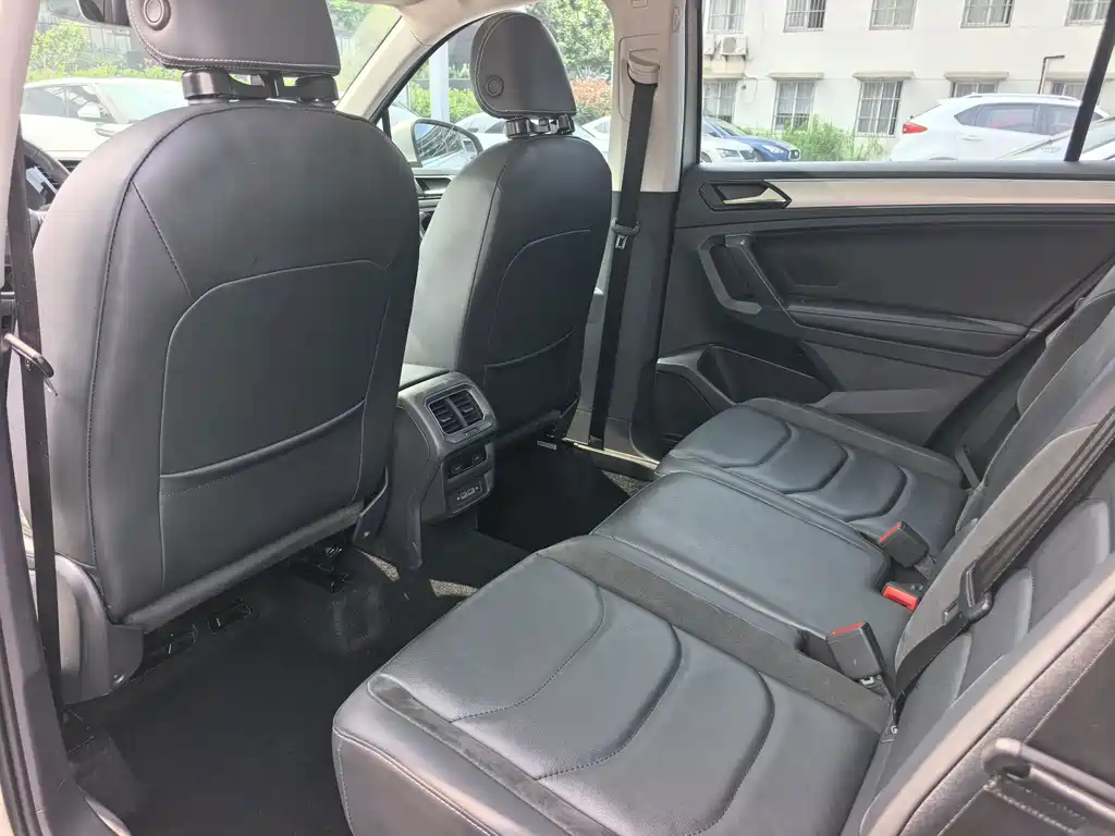 Volkswagen Tiguan L 2019 — фото 11
