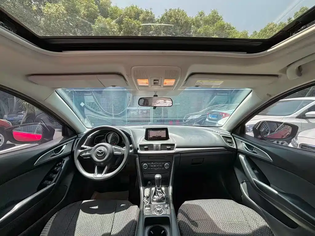 Mazda 3 Axela 2017 — фото 6