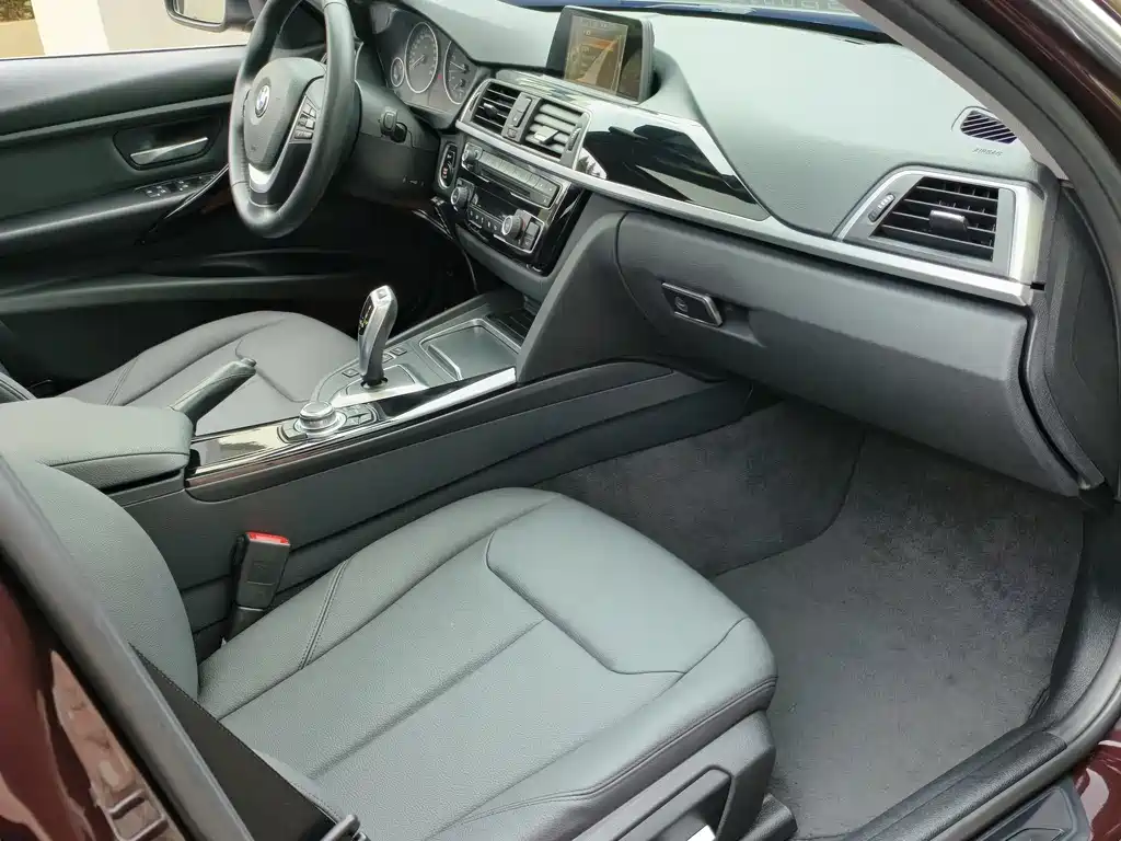 BMW 3 Series 2016 — фото 17