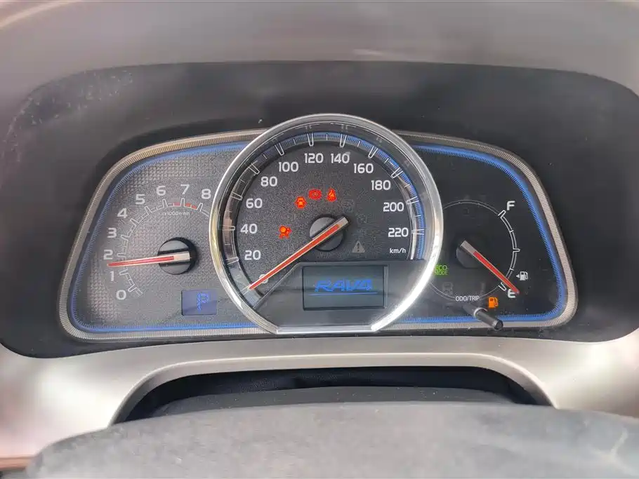 Toyota RAV4 2014 — фото 14
