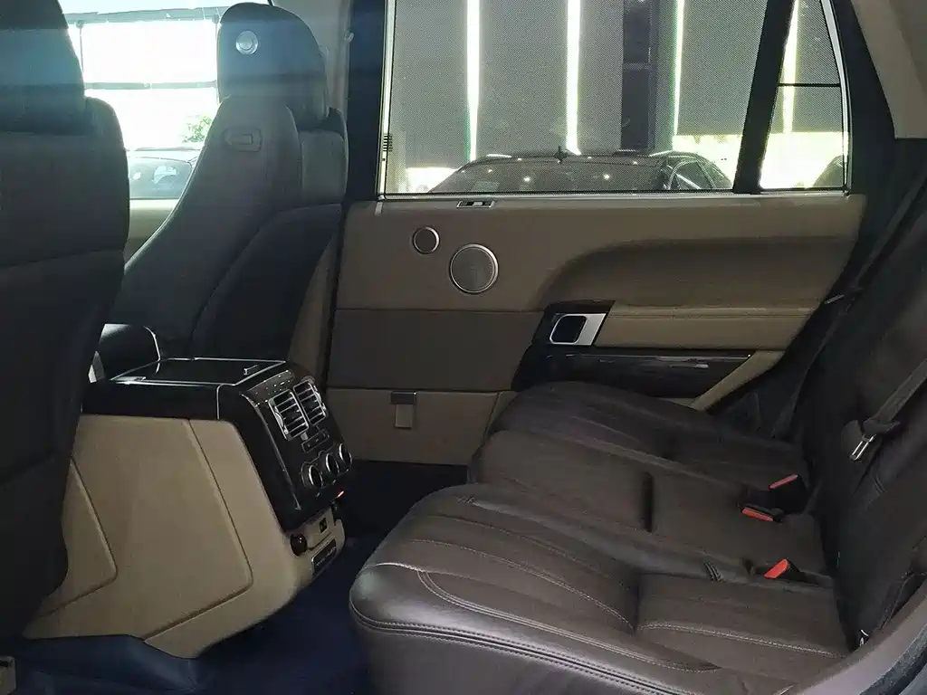 Land Rover Range Rover 2016 — фото 11