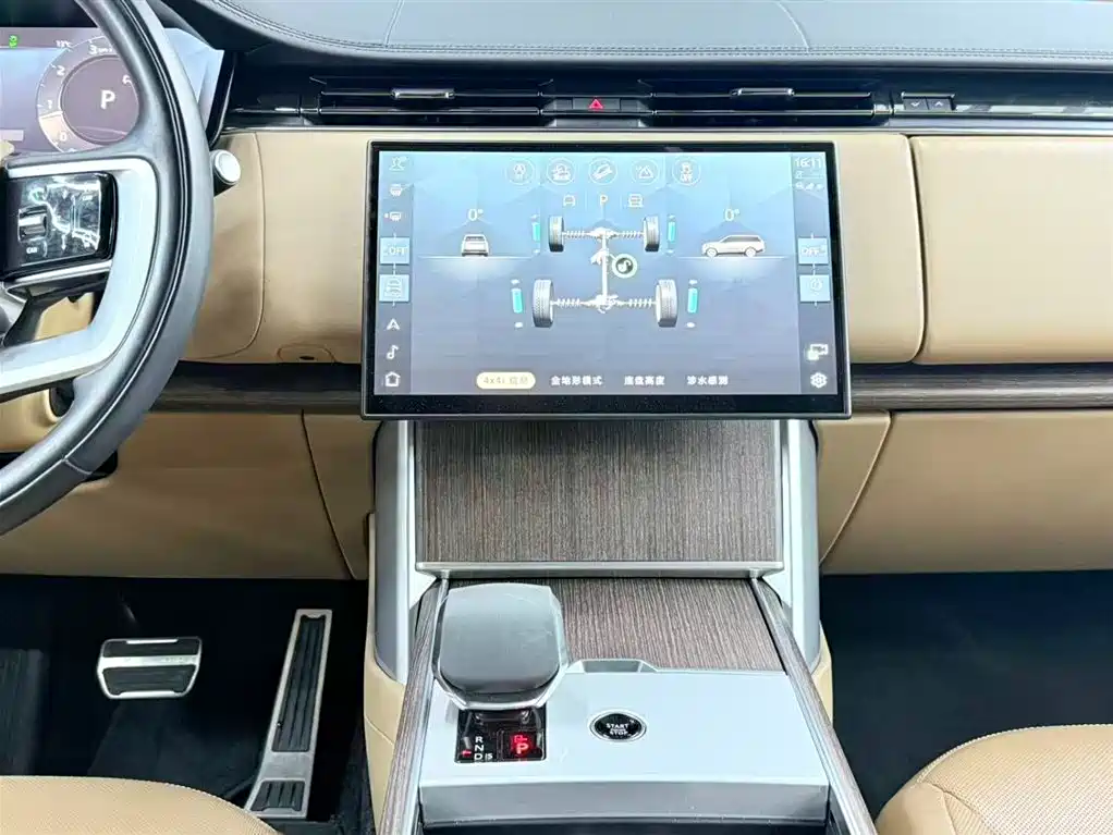 Land Rover Range Rover 2024 — фото 11