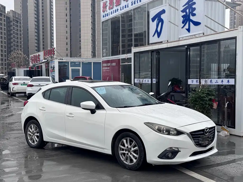 Mazda 3 Axela 2015 — фото 2