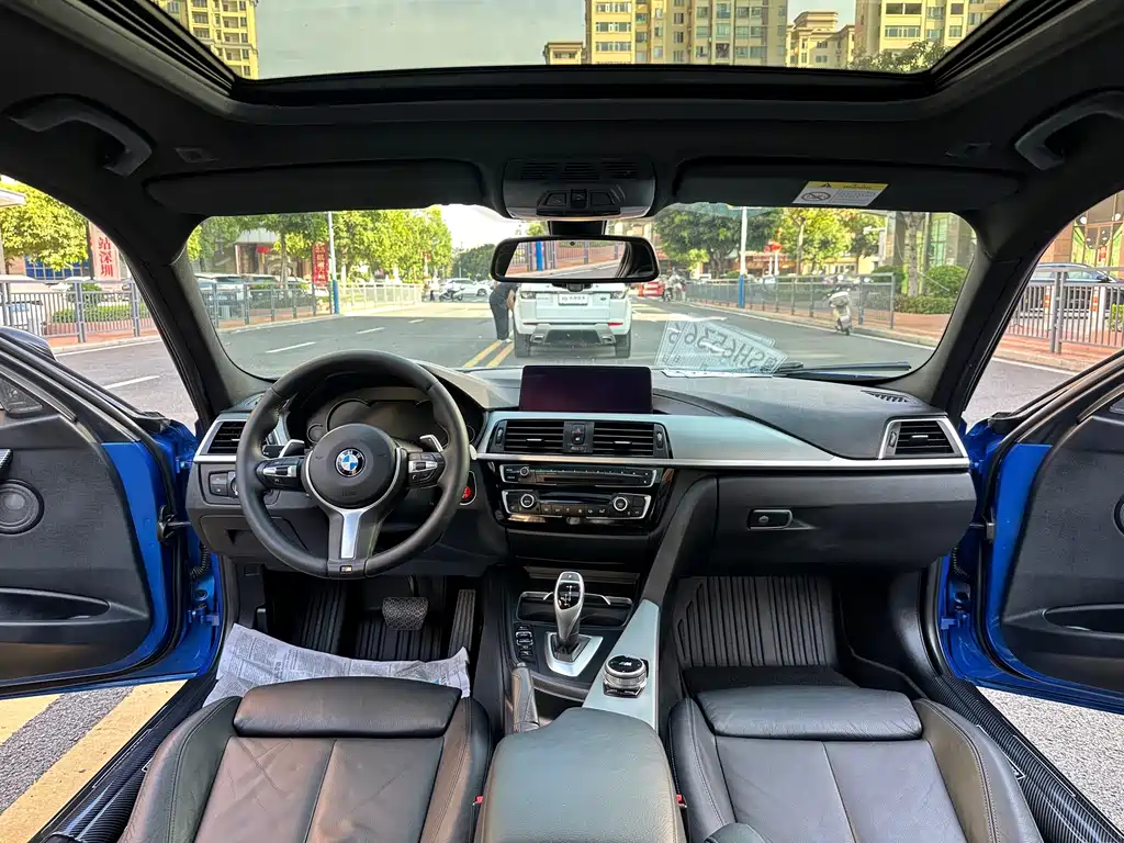 BMW 3 Series 2018 — фото 5