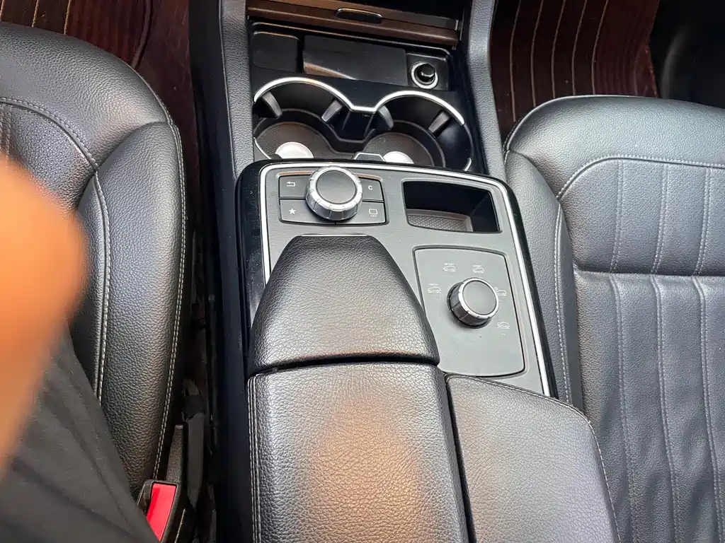 Mercedes-Benz GLE 2017 — фото 17