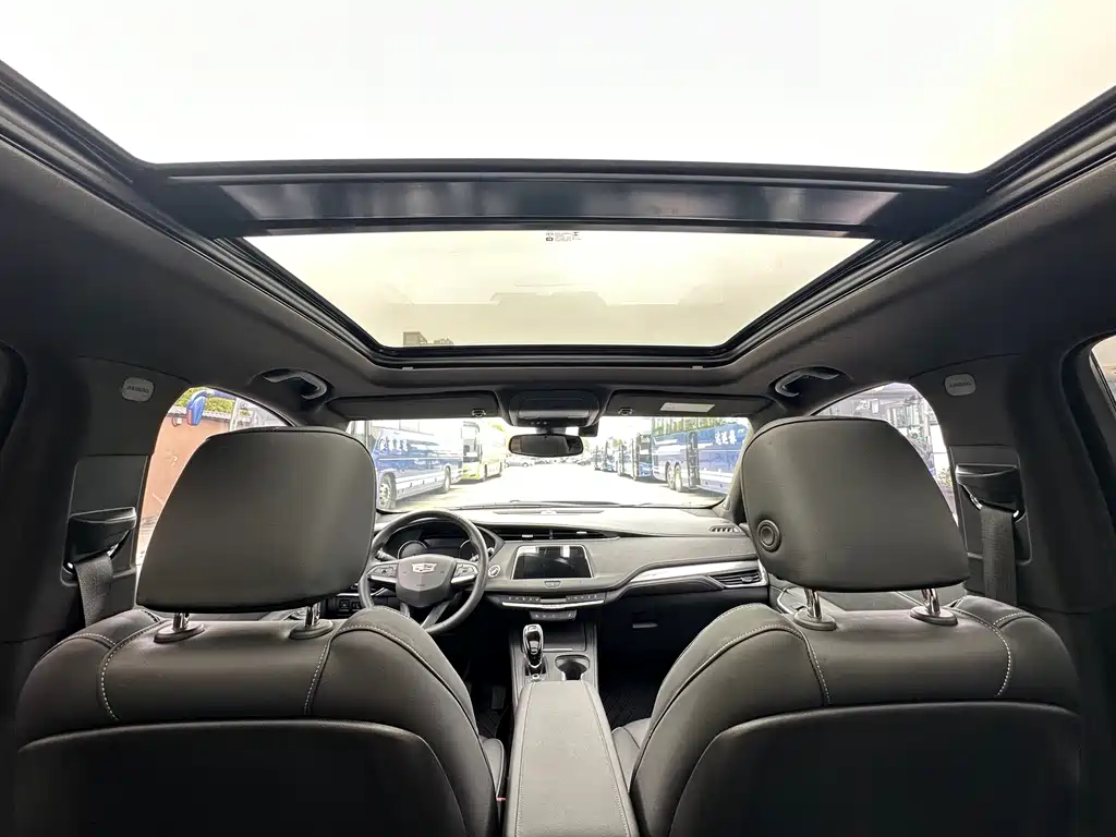 Cadillac XT4 2020 — фото 16