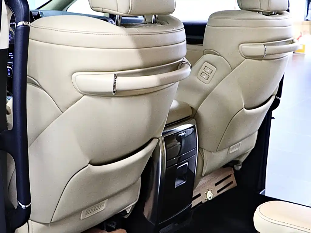 Toyota Alphard 2022 — фото 13