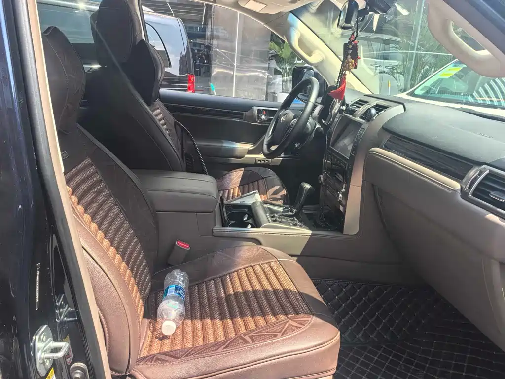 Lexus GX 2019 — фото 10