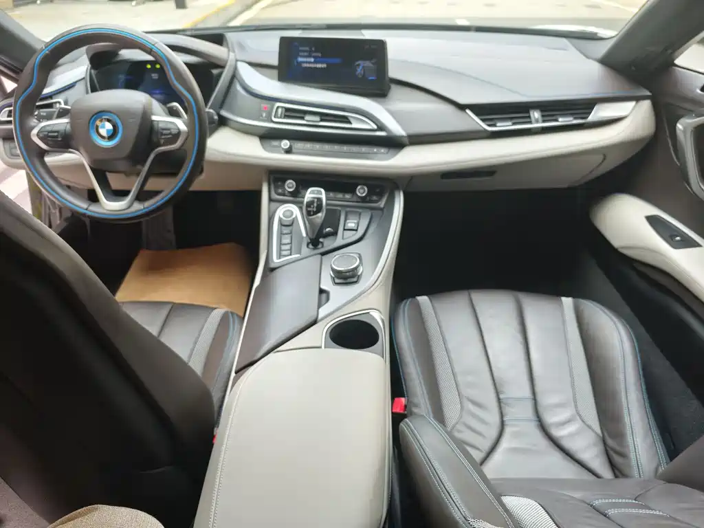 BMW i8 2017 — фото 15