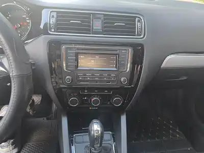 Volkswagen Sagitar 2016