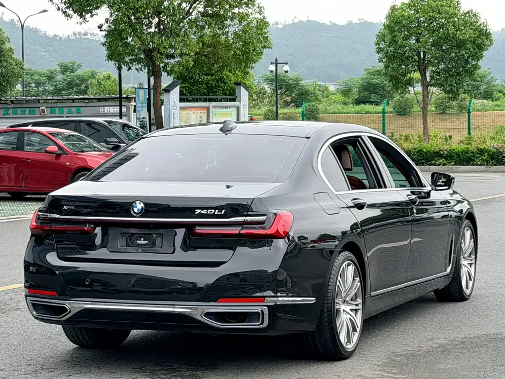 BMW 7 Series 2021