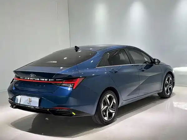 Hyundai Elantra 2022