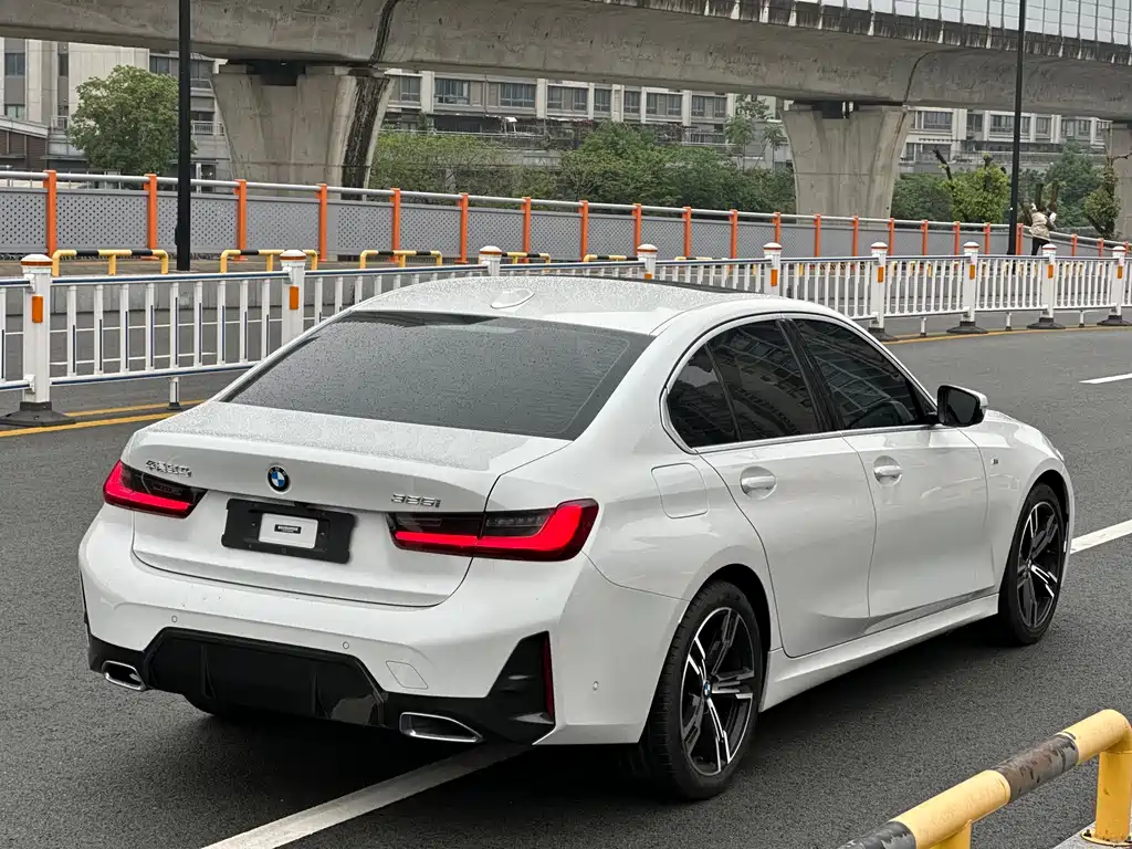 BMW 3 Series 2023 — фото 14