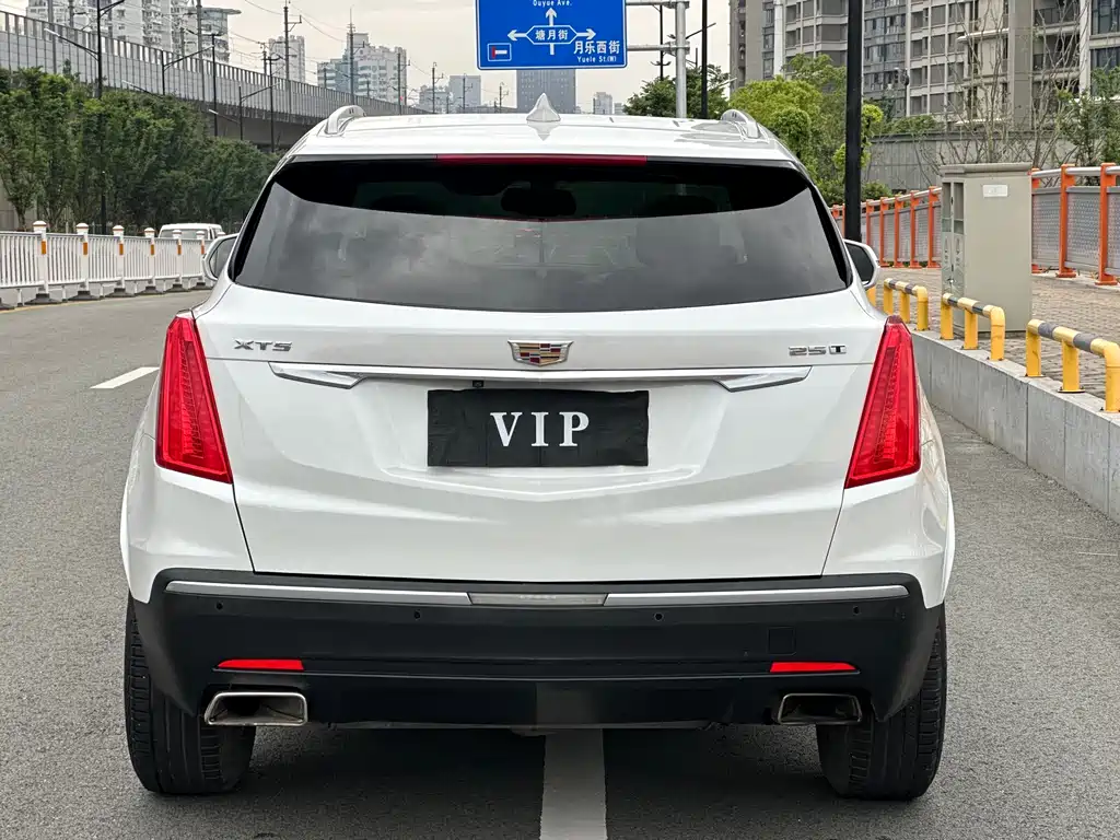 Cadillac XT5 2018 — фото 15
