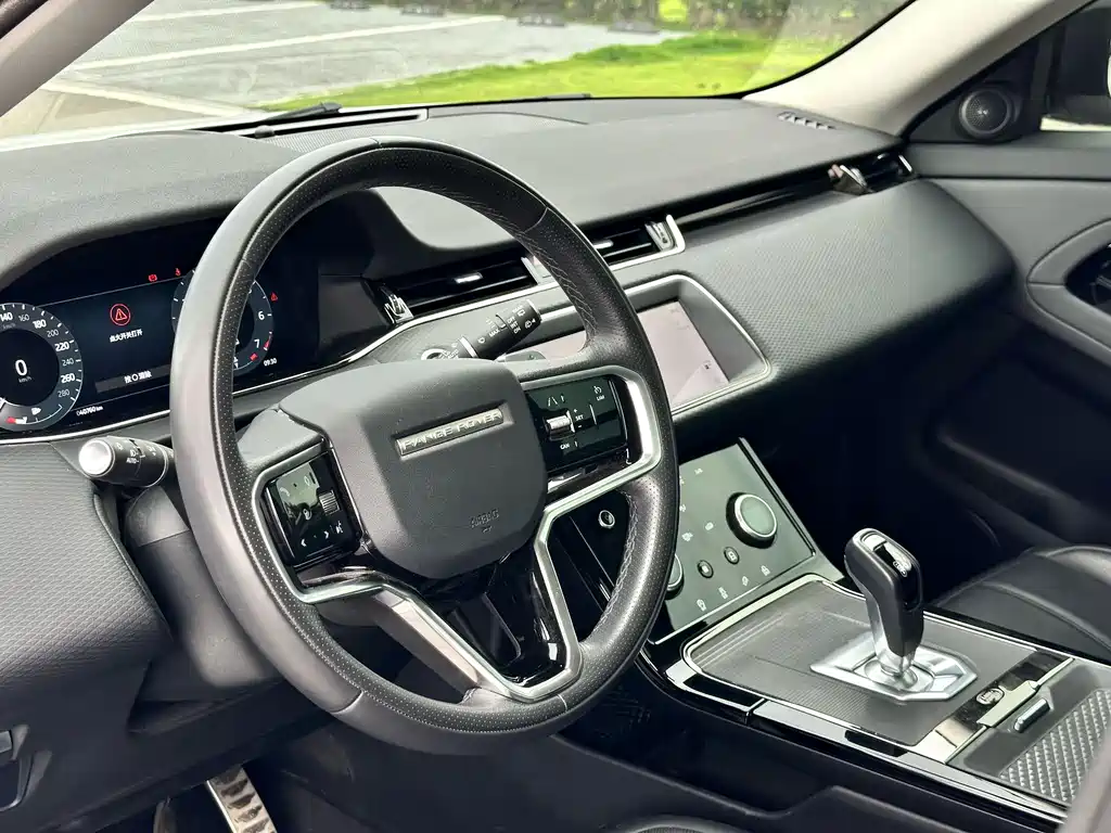 Land Rover Evoque 2023 — фото 19