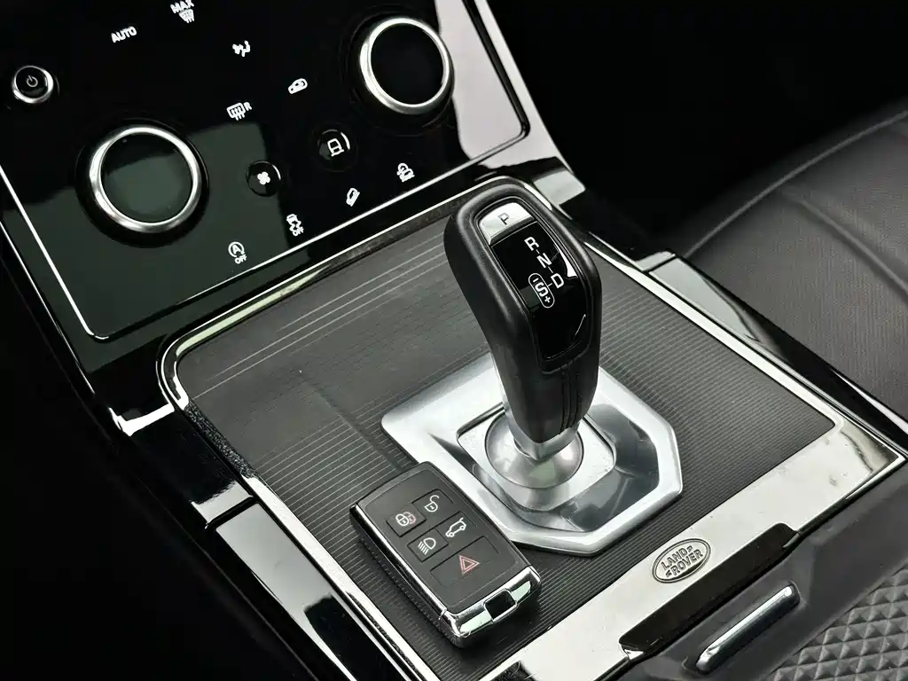 Land Rover Evoque 2023 — фото 14