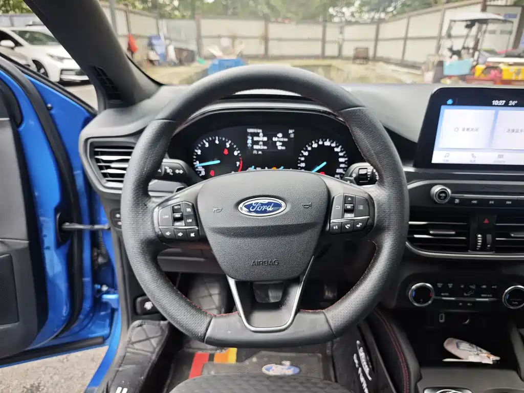 Ford Focus 2020 — фото 12