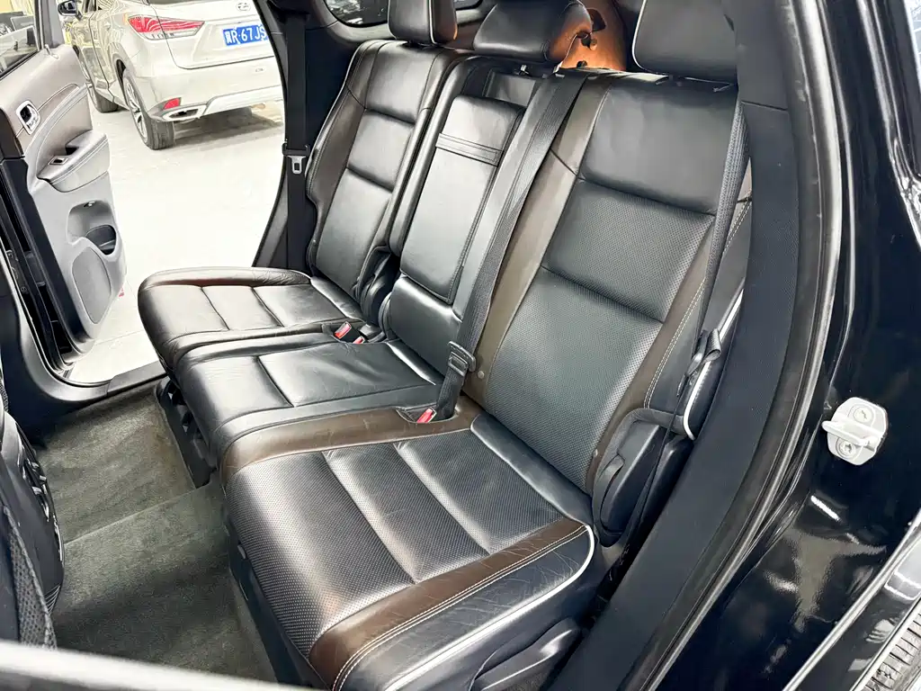Jeep Grand Cherokee 2018 — фото 13