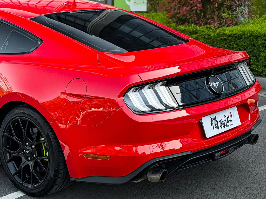 Ford Mustang 2022 — фото 5