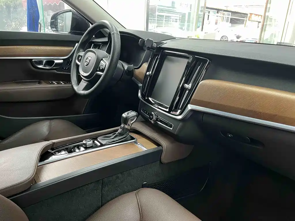 Volvo S90 2020 — фото 12