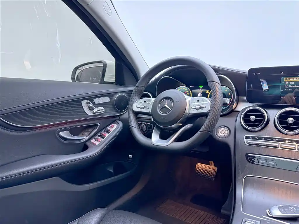 Mercedes-Benz C-Class 2020 — фото 16