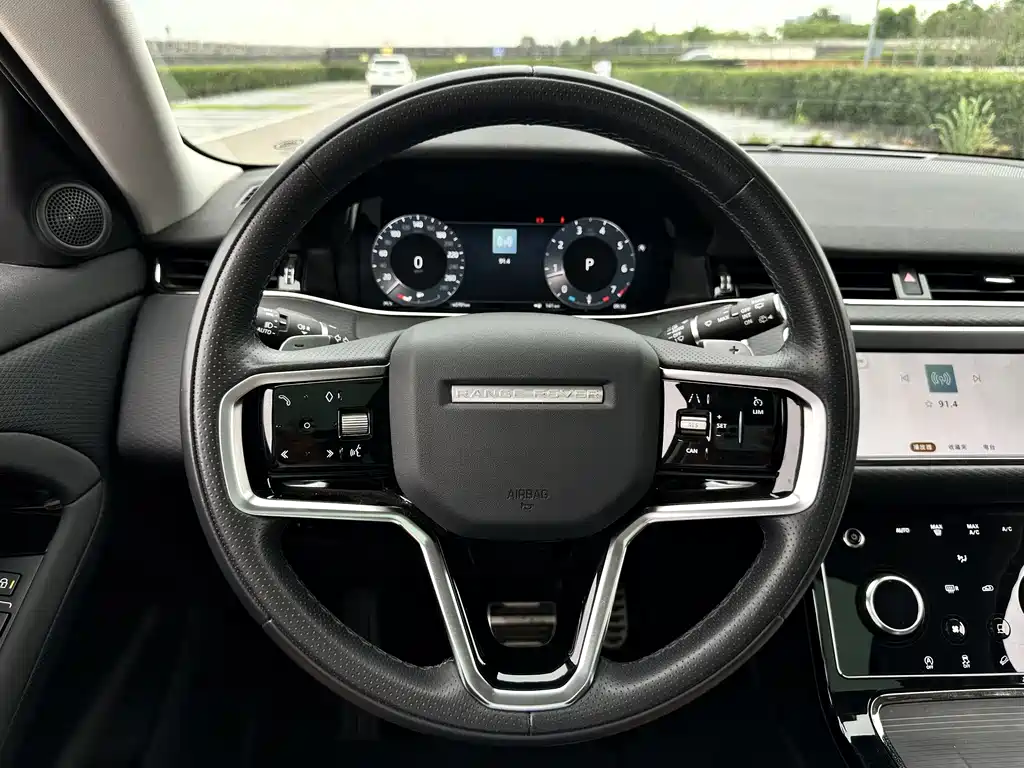 Land Rover Evoque 2023 — фото 15