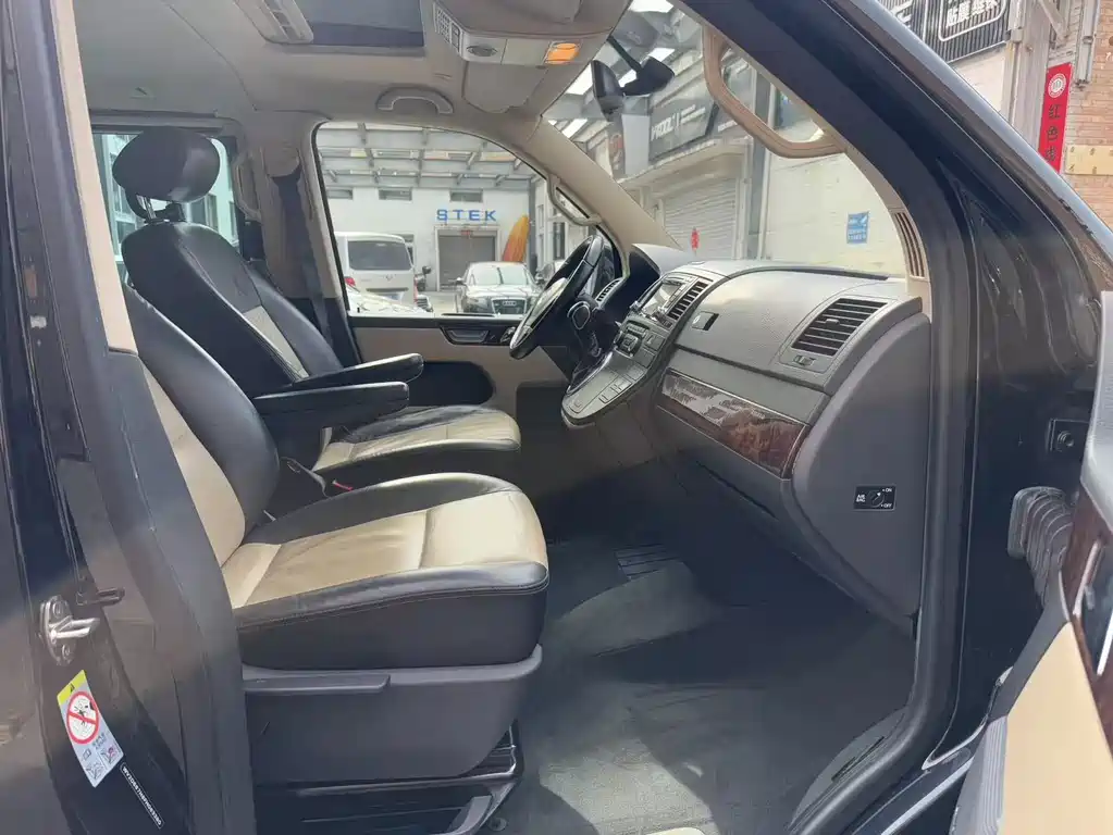 Volkswagen Multivan 2016 — фото 13