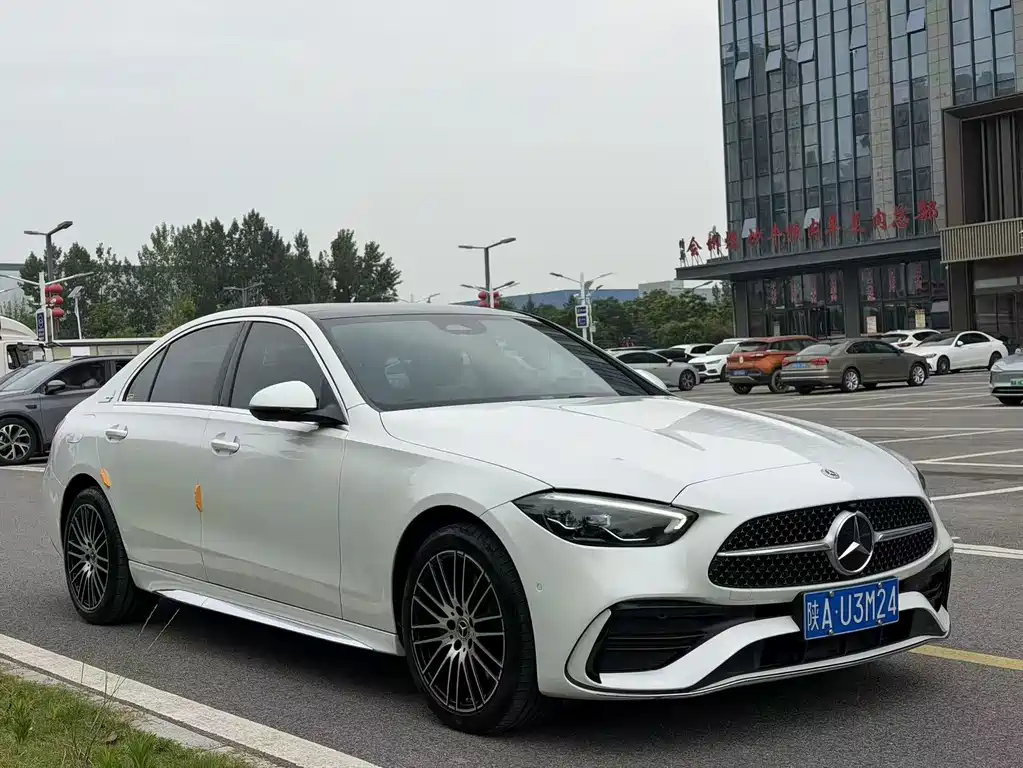 Mercedes-Benz C-Class 2024