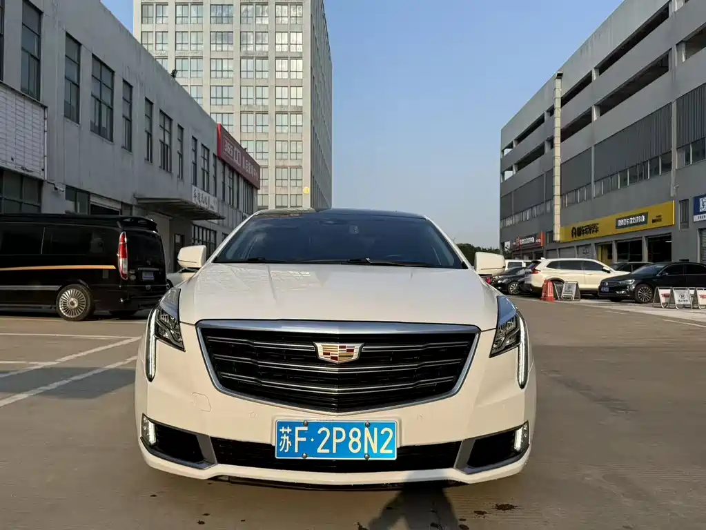 Cadillac XTS 2018 — фото 2