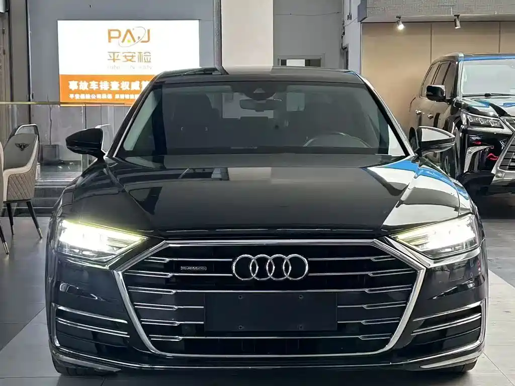Audi A8 2018 — фото 2
